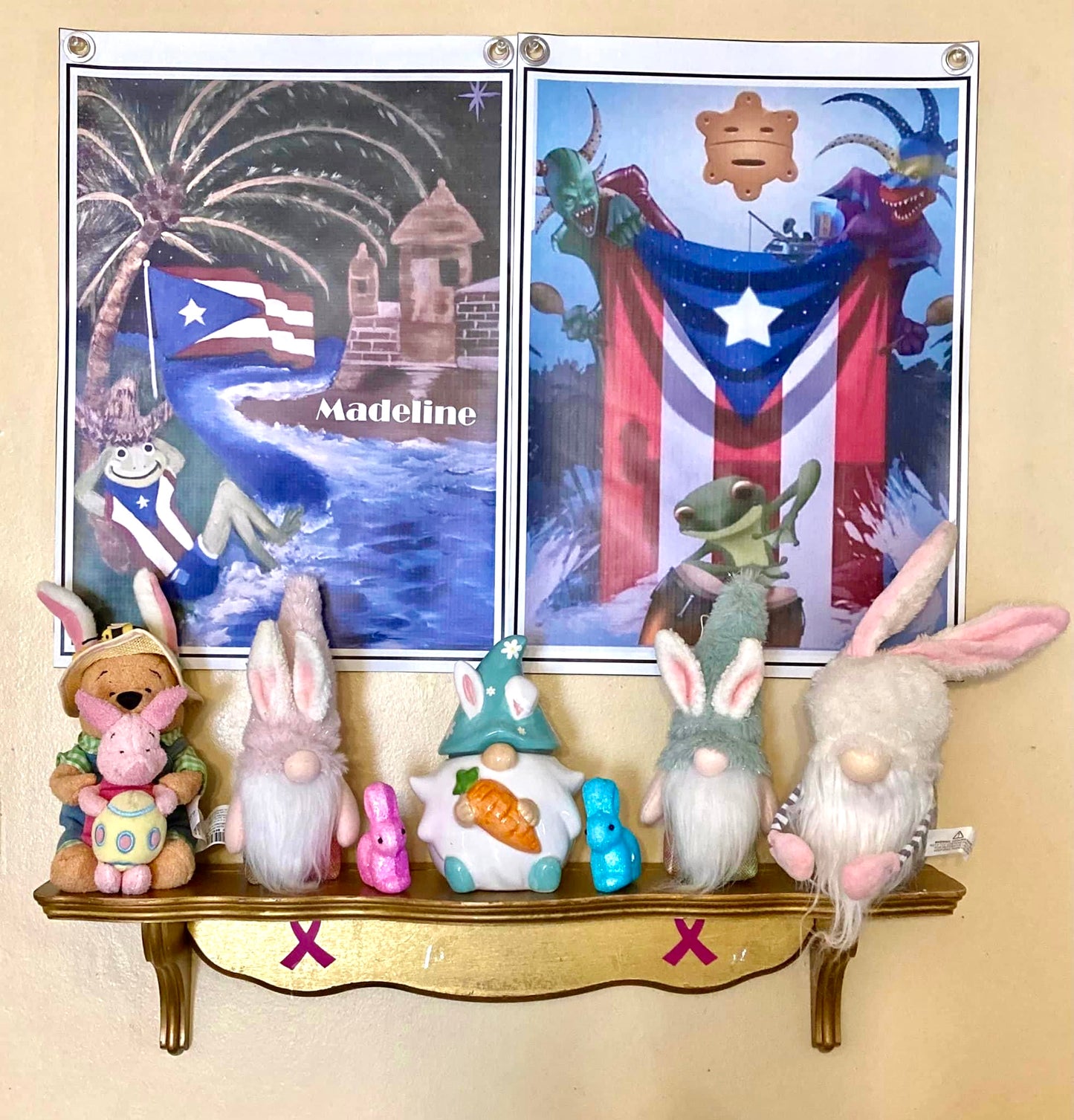 Set of interior wall banners